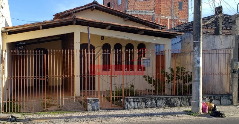 Casa  venda  no Serraria Brasil - Feira de Santana, BA. Imveis